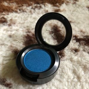 DISCONTINUED MAC Eyeshadow // Freshwater